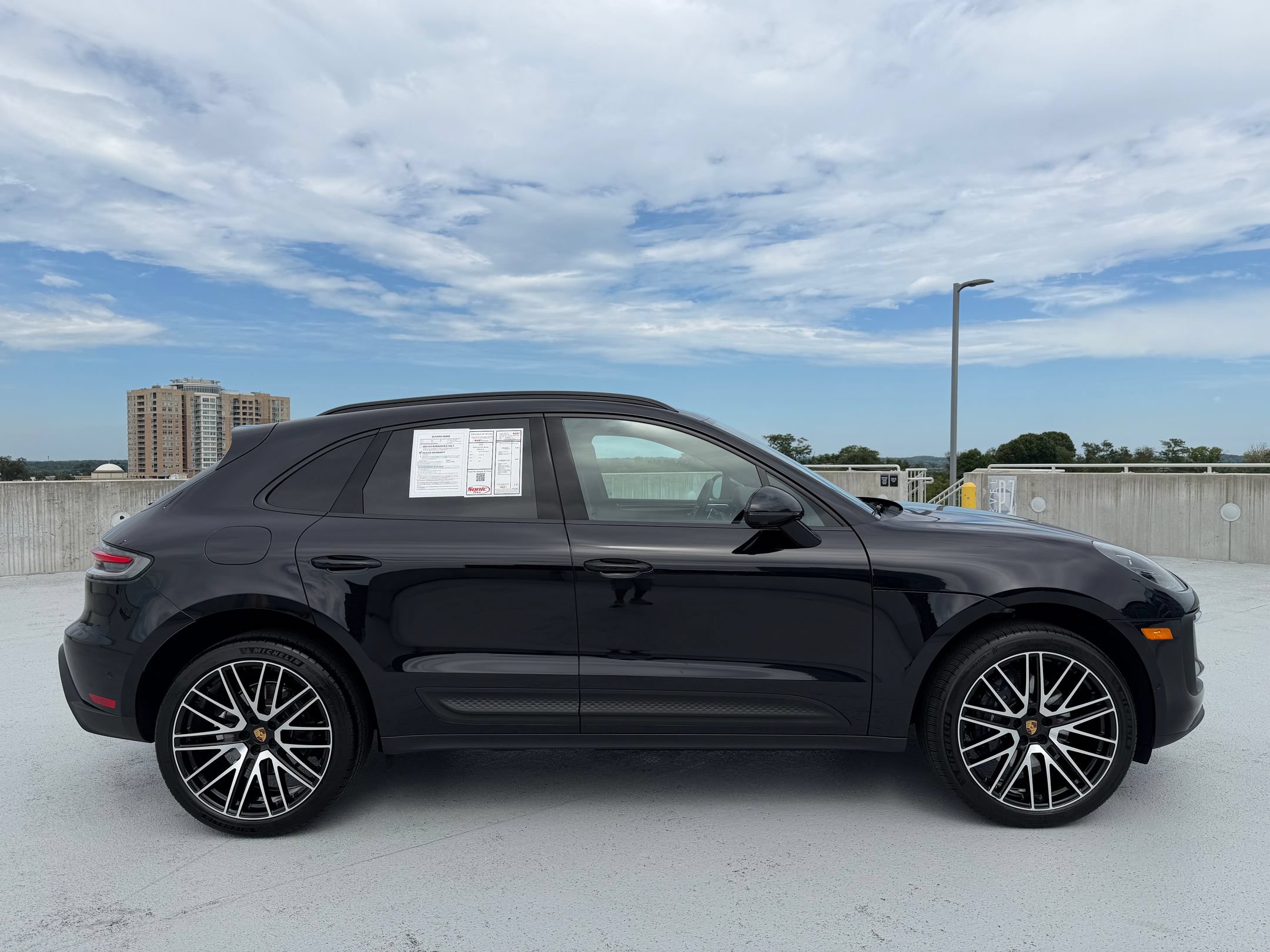 Certified 2026 Porsche Macan AWD/4WD image 8