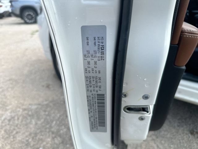 Used 2019 Jeep Cherokee Overland AWD/4WD image 37