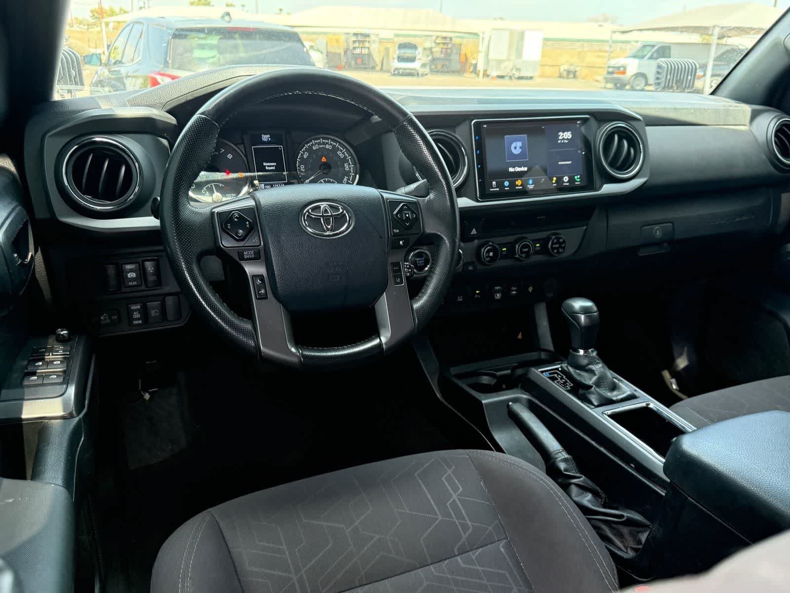 Used 2018 Toyota Tacoma TRD Off-Road w/ Technology Package AWD/4WD image 8