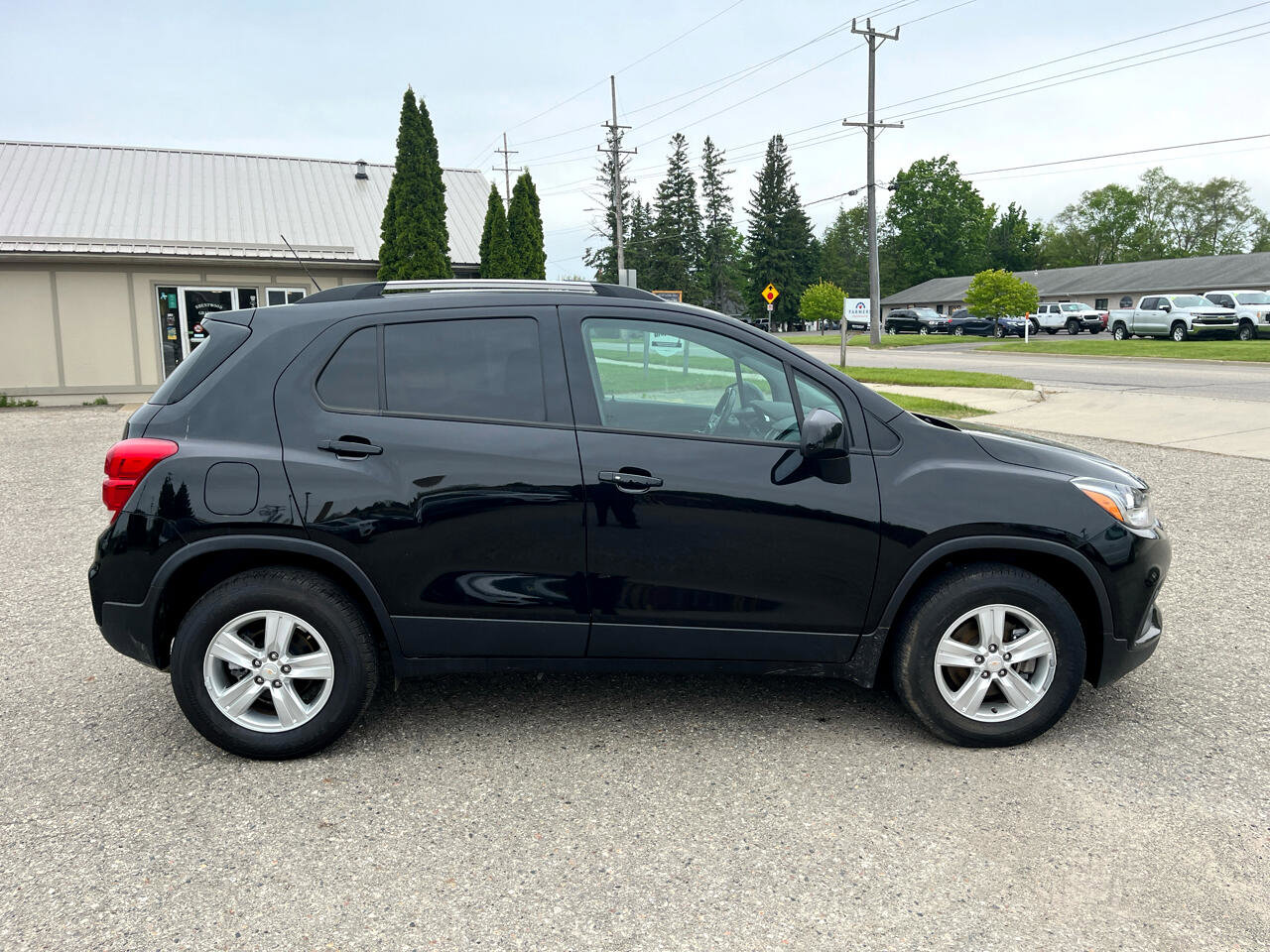 Used 2022 Chevrolet Trax LT w/ Driver Confidence Package image 6
