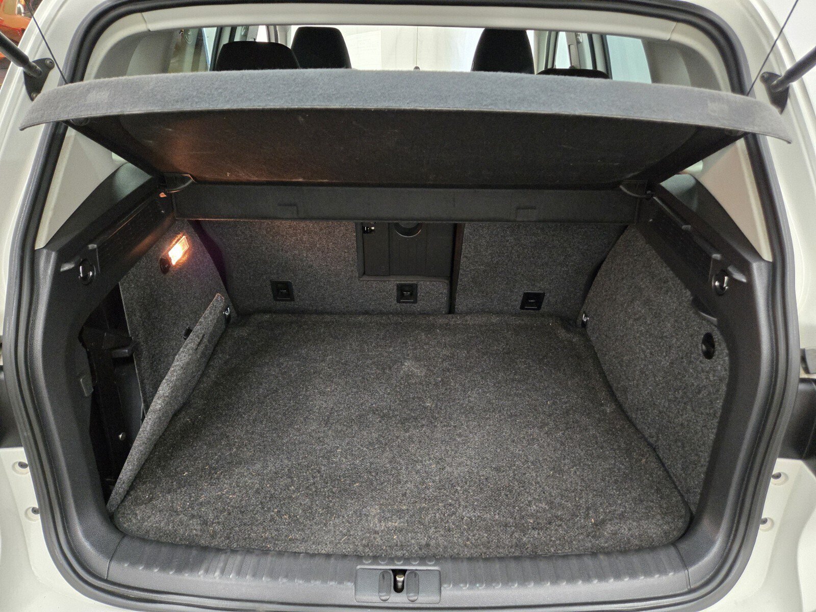 Used 2012 Volkswagen Tiguan LE FWD image 10