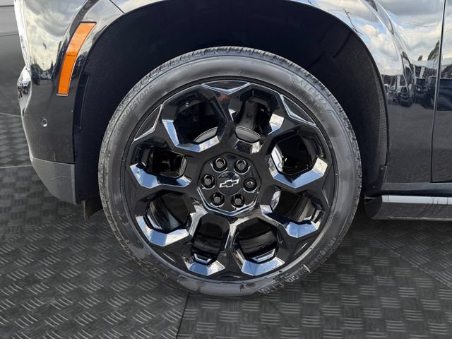New 2026 Chevrolet Suburban High Country AWD/4WD image 14