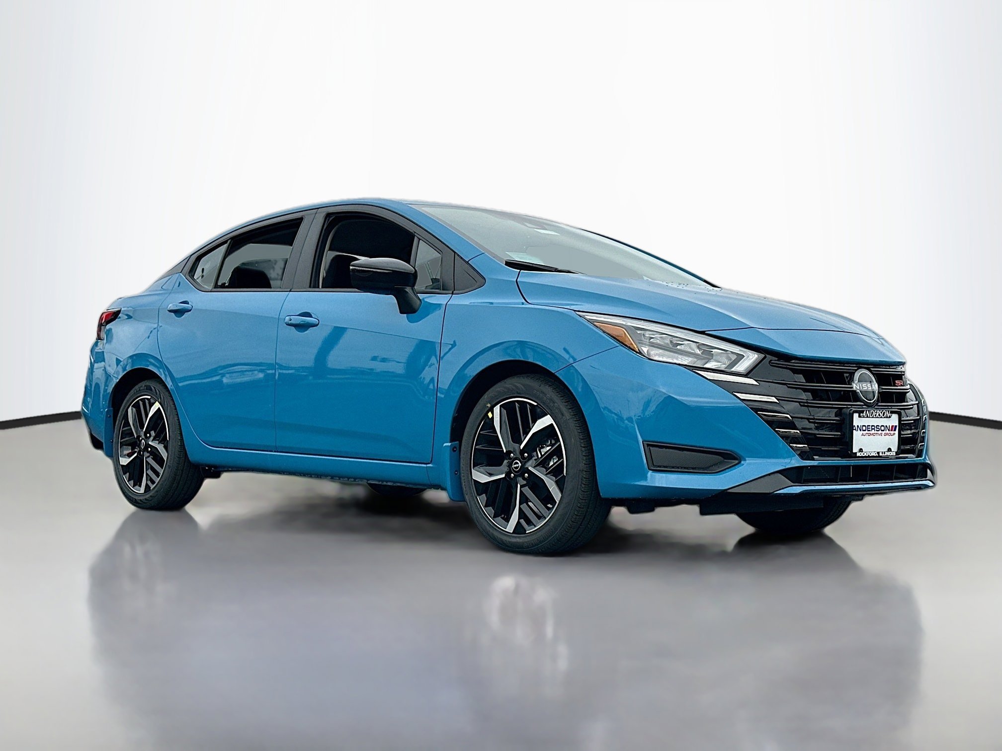 Used 2025 Nissan Versa SR w/ Trunk Package image 1