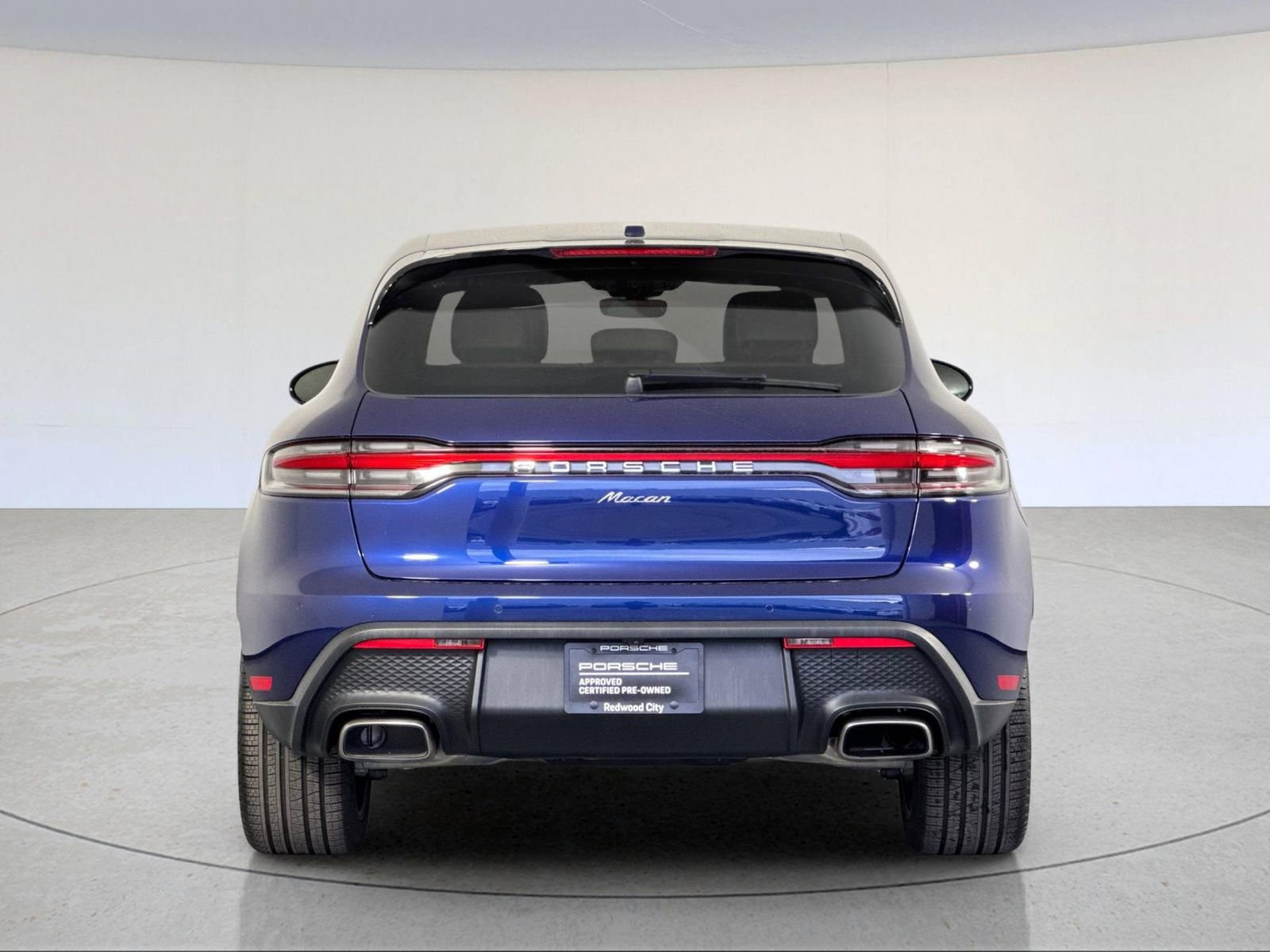 Certified 2025 Porsche Macan image 7