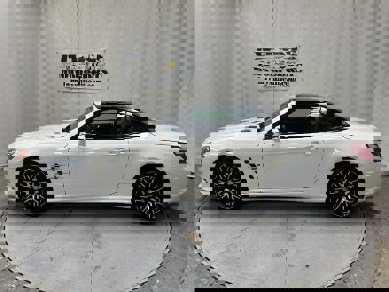 Used 2015 Mercedes-Benz SL 550 w/ White Arrow Edition image 9