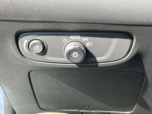 Used 2024 Buick Encore GX Sport Touring image 17