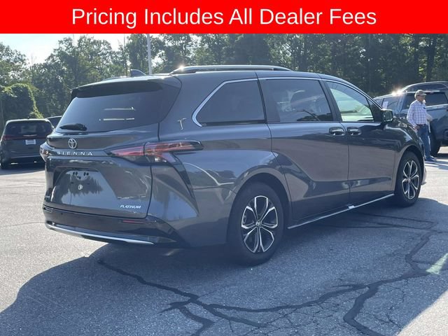 Used 2025 Toyota Sienna Platinum AWD/4WD image 5