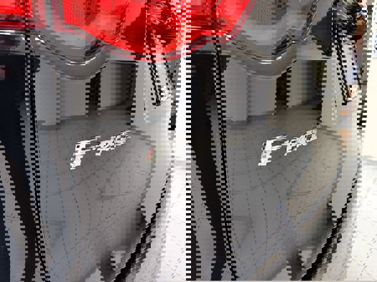 Used 2019 Jaguar F-PACE S image 58