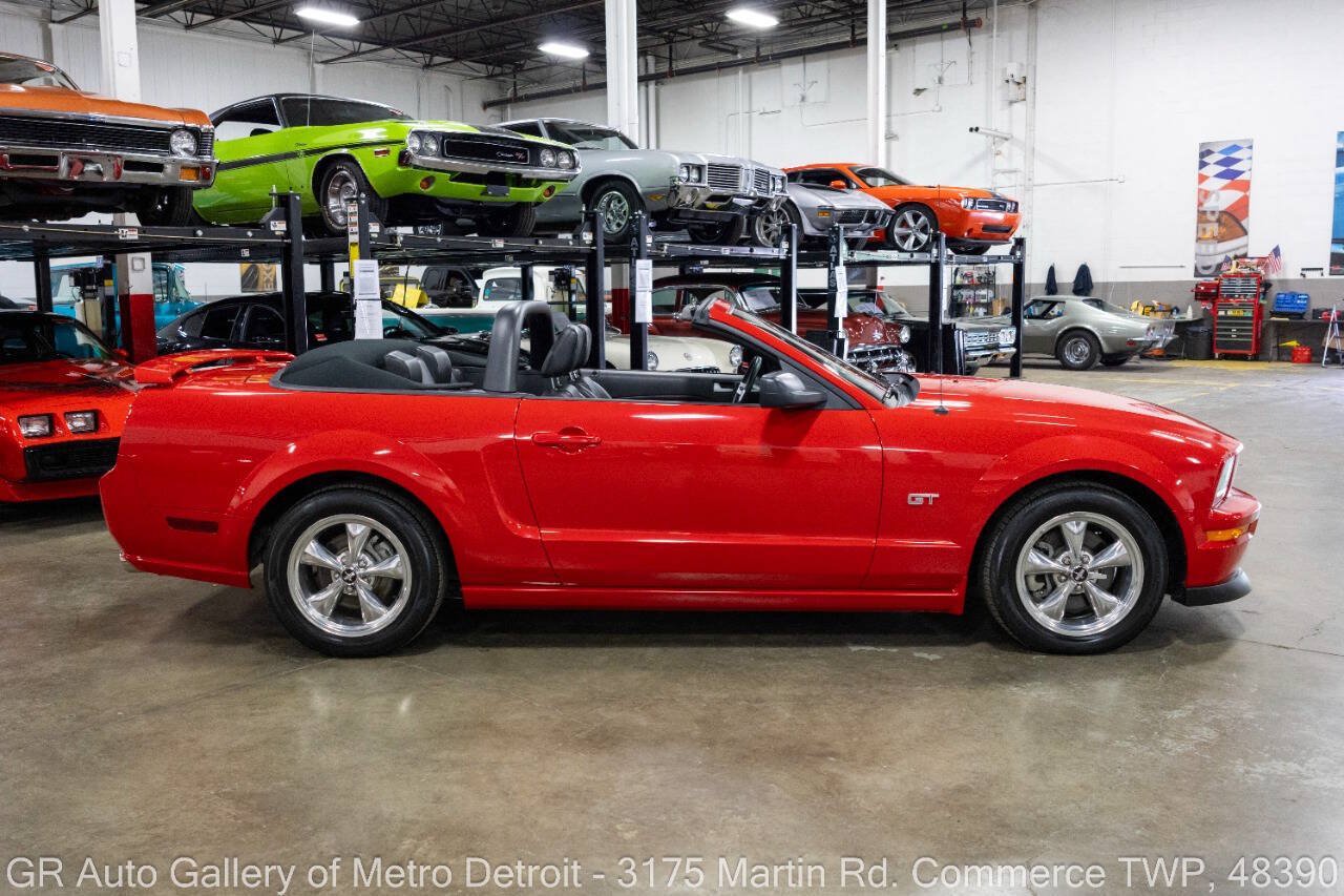 Used 2005 Ford Mustang GT Premium RWD image 9