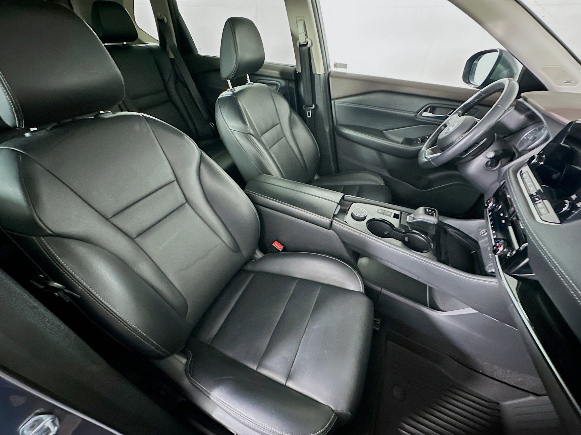 Used 2023 Nissan Rogue SL w/ SL Premium Package image 33