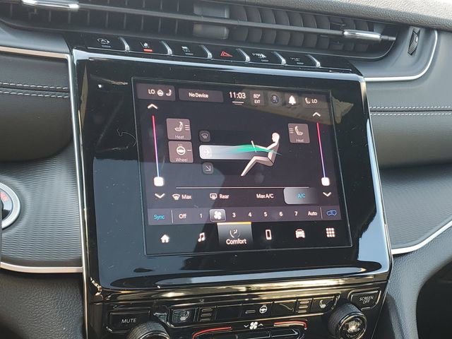 New 2025 Jeep Grand Cherokee Altitude image 10