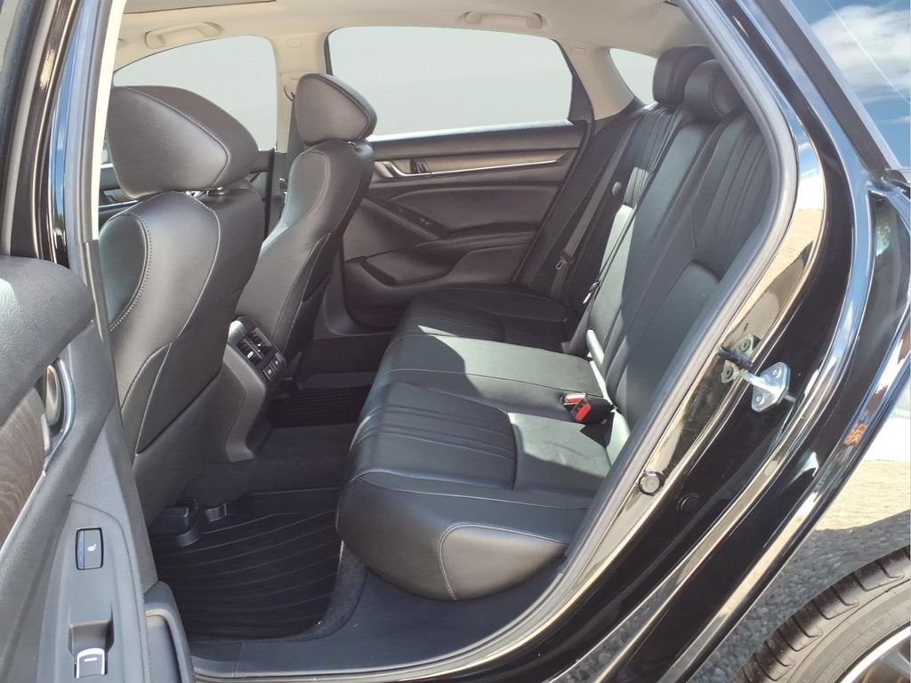 Used 2021 Honda Accord Touring image 32