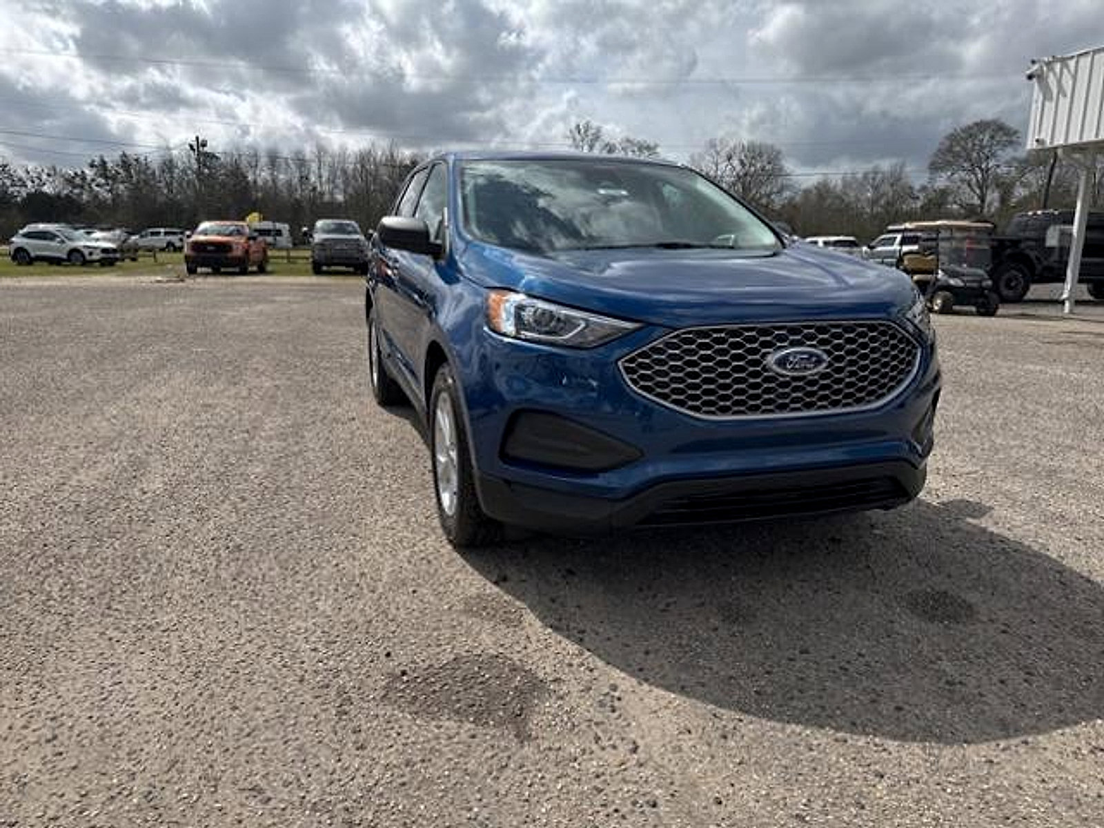 New 2024 Ford Edge SE image 2