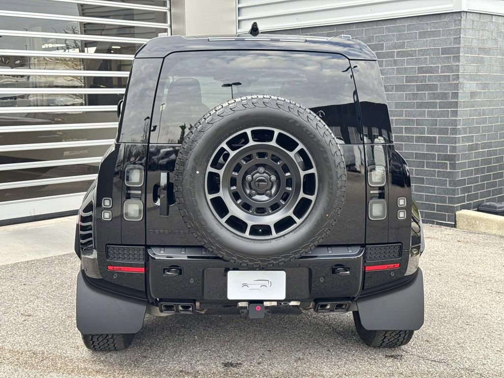 New 2026 Land Rover Defender 110 image 4