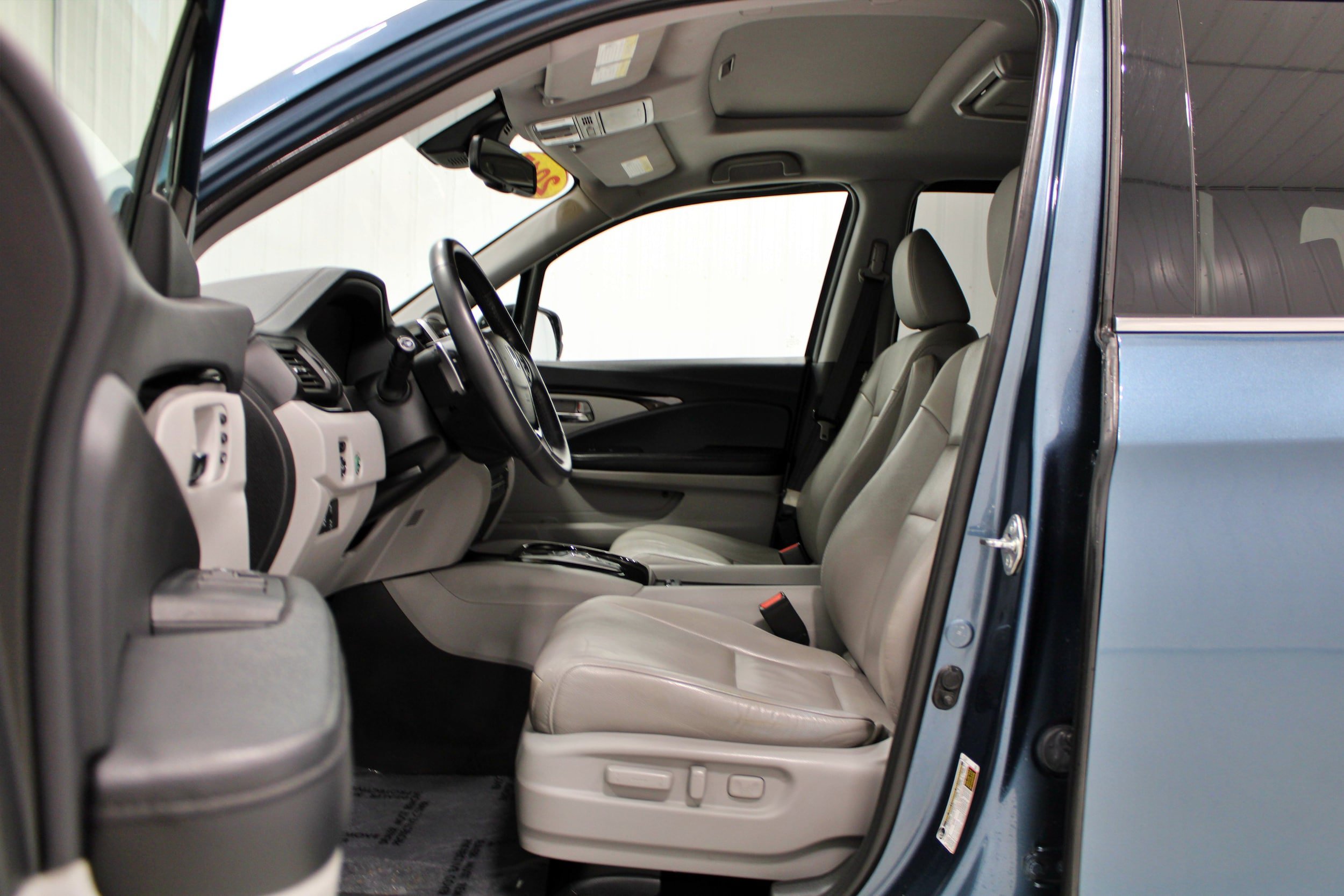 Used 2017 Honda Pilot Touring image 5
