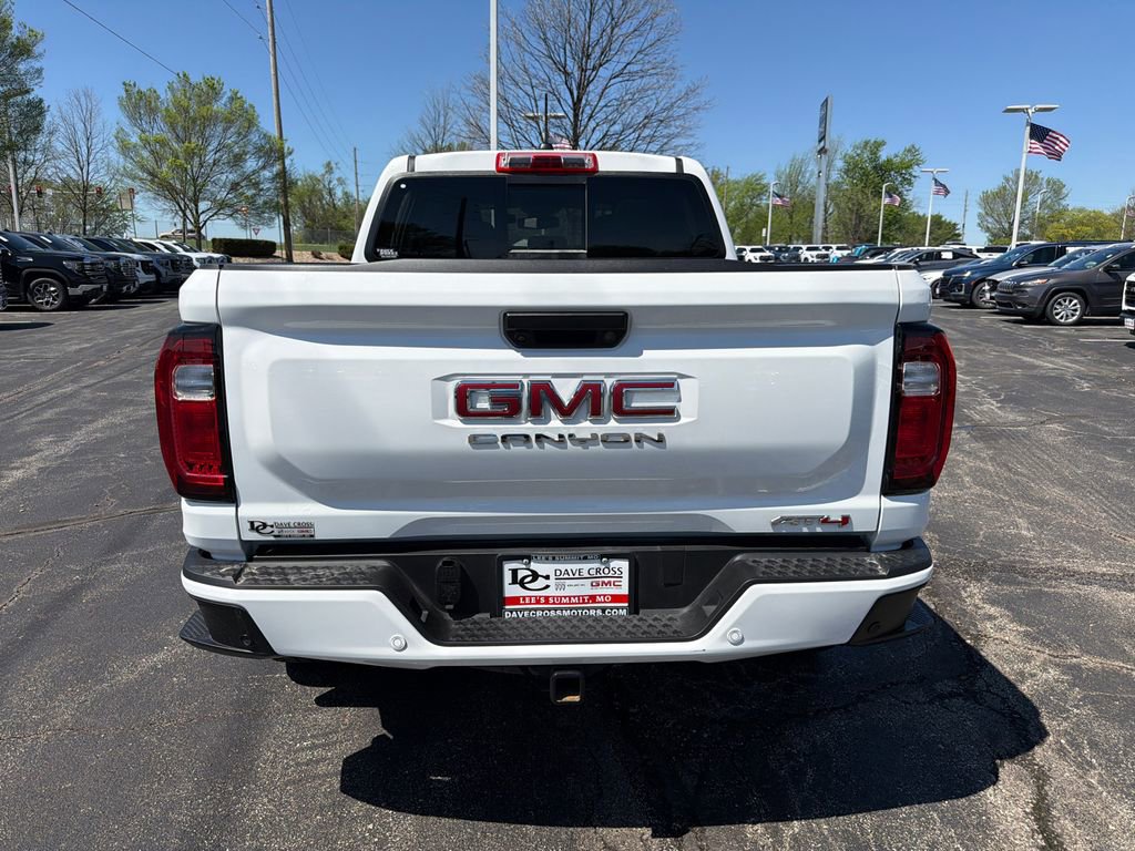 Used 2024 GMC Canyon AT4 w/ AT4 Premium Package AWD/4WD image 8