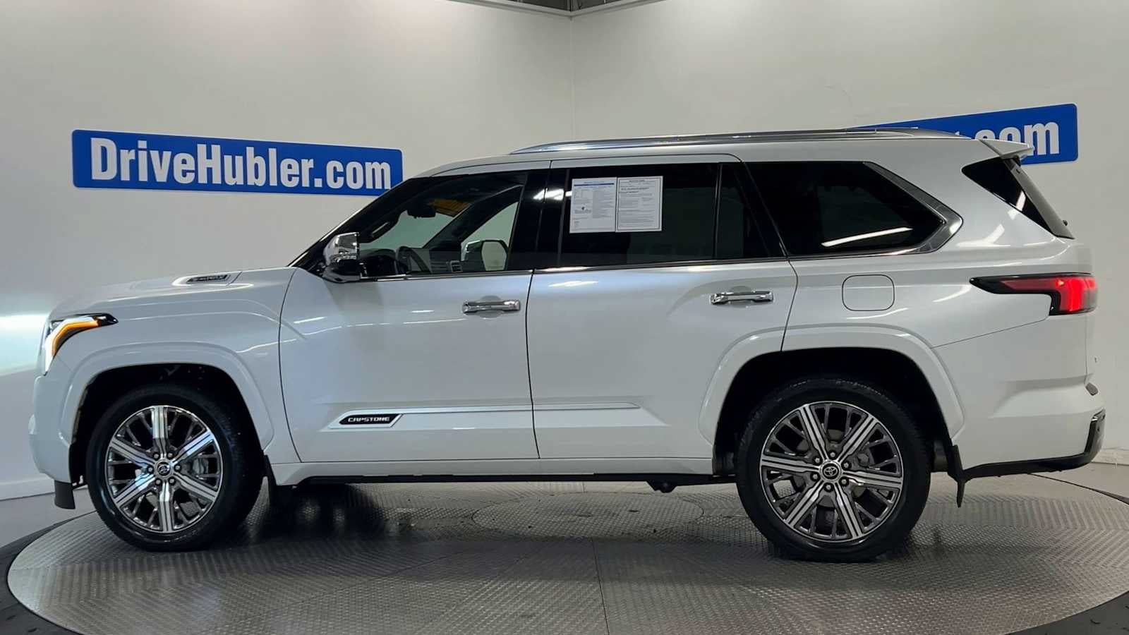 Used 2023 Toyota Sequoia Capstone AWD/4WD image 5