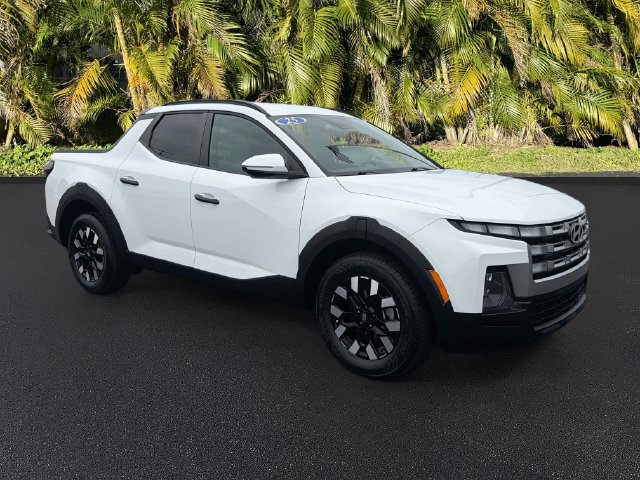 Used 2025 Hyundai Santa Cruz SEL FWD image 2