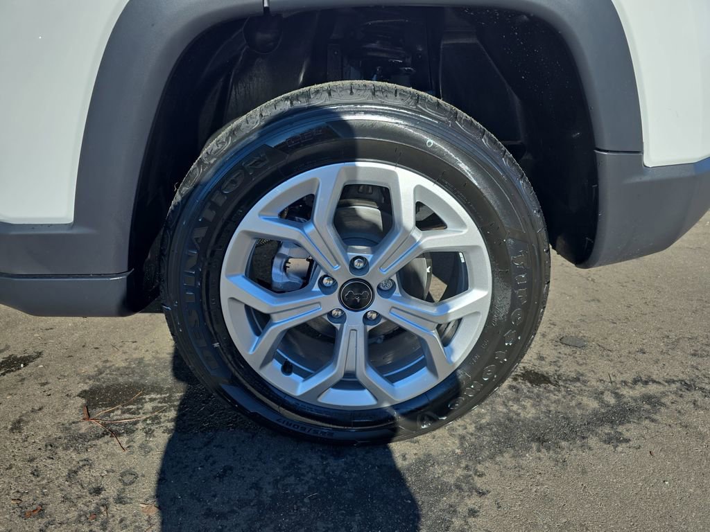 New 2026 Jeep Compass Latitude image 32