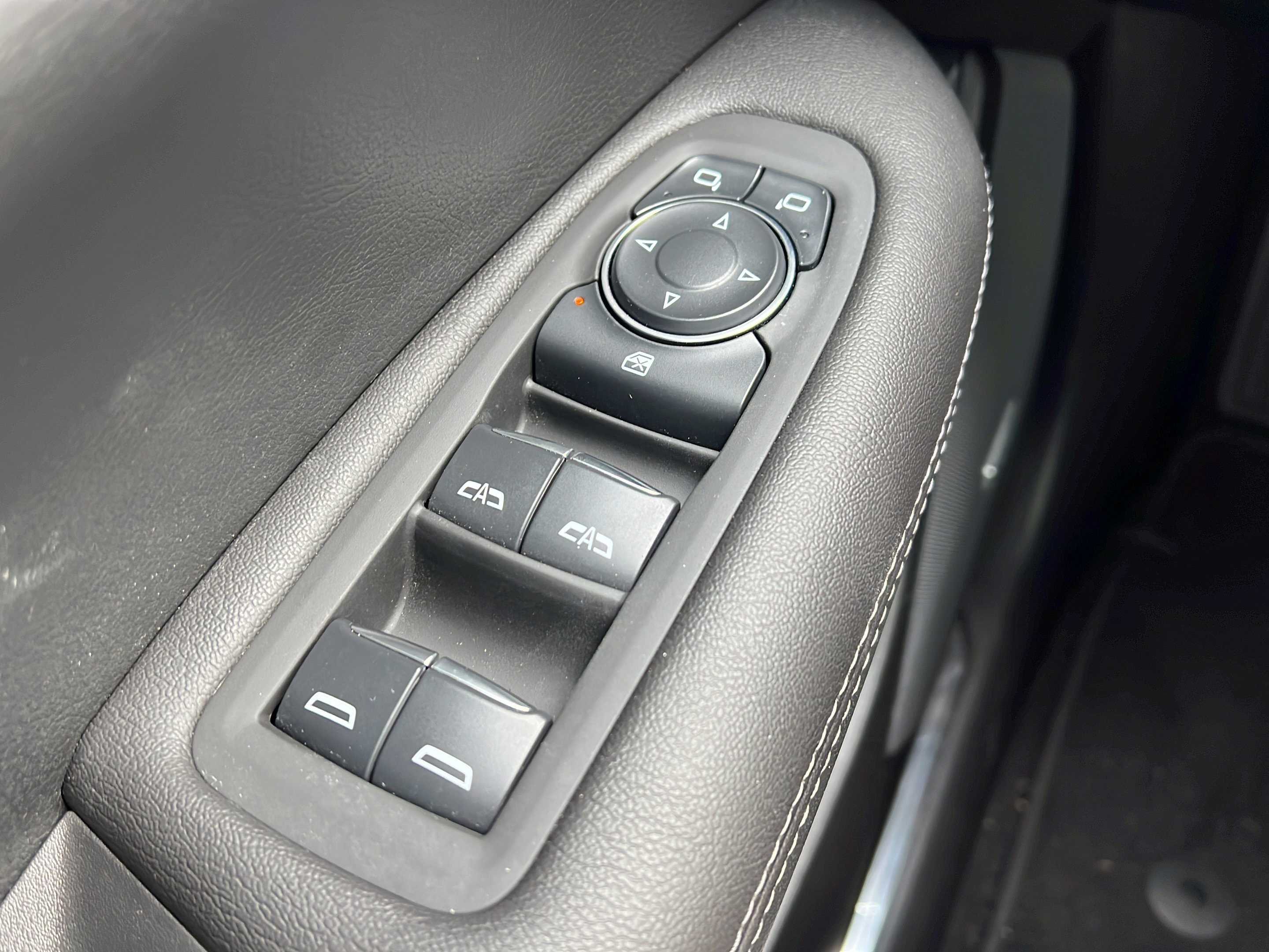 Used 2025 Cadillac XT5 Luxury FWD image 18