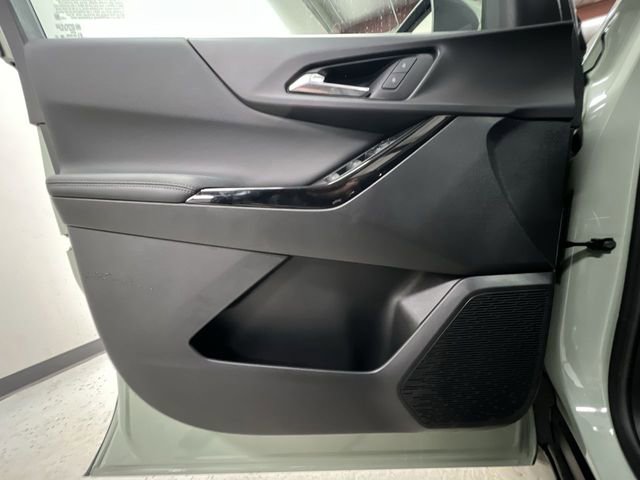 Used 2026 Chevrolet Equinox LT image 22