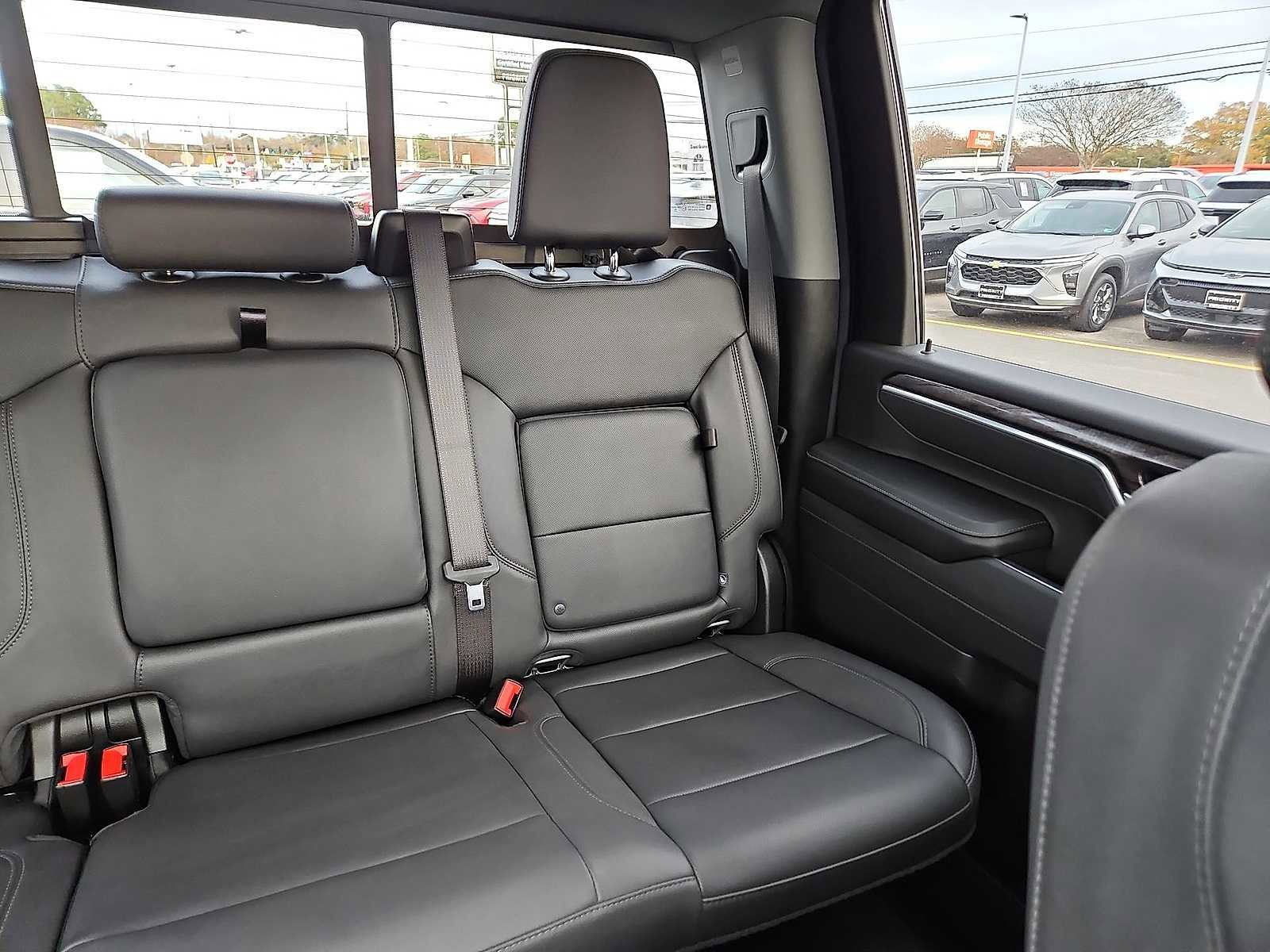 Used 2025 Chevrolet Silverado 3500 LTZ w/ LTZ Plus Package image 15