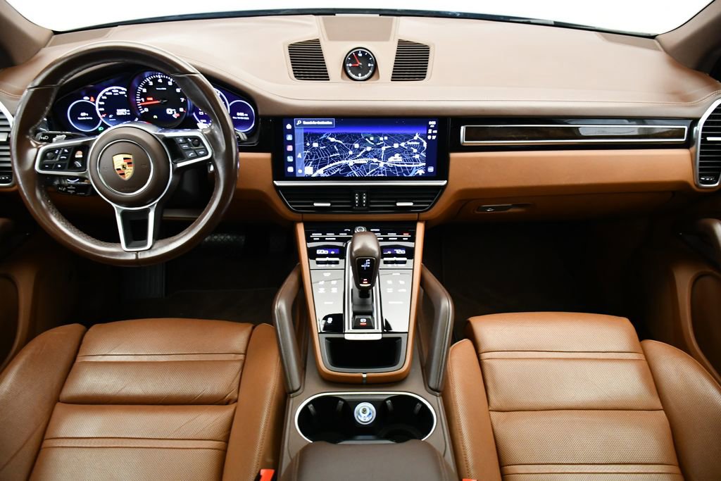 Used 2023 Porsche Cayenne Platinum Edition image 23