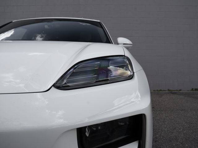 Certified 2024 Porsche Macan Turbo Electric AWD/4WD image 11