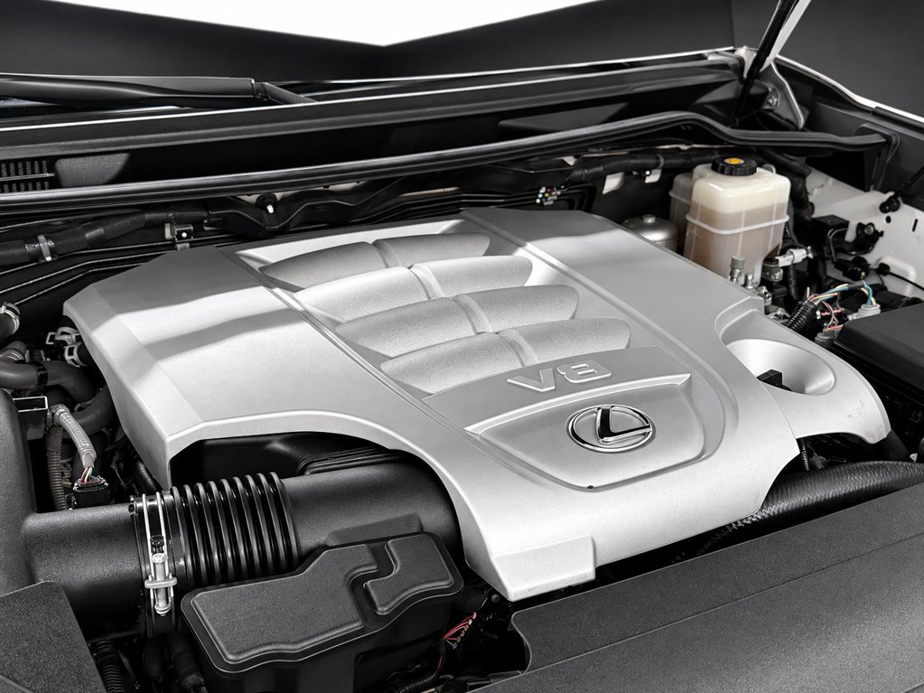 Used 2020 Lexus LX 570 4WD w/ Luxury Package image 46