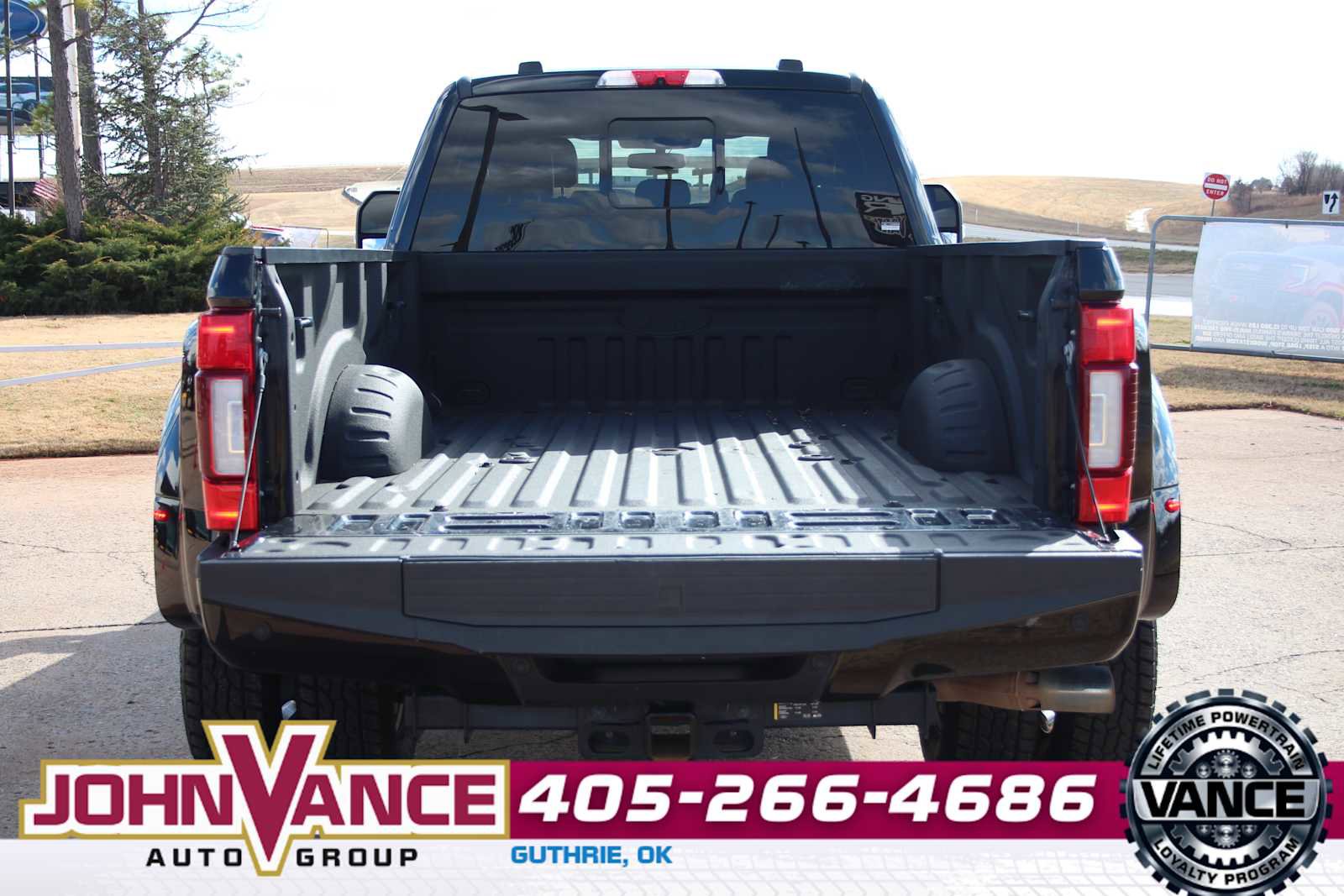 Used 2022 Ford F350 Platinum image 10