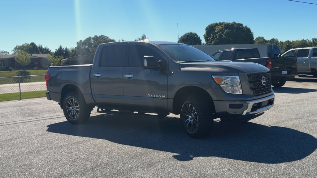 Used 2021 Nissan Titan SV w/ SV Convenience Package AWD/4WD image 2
