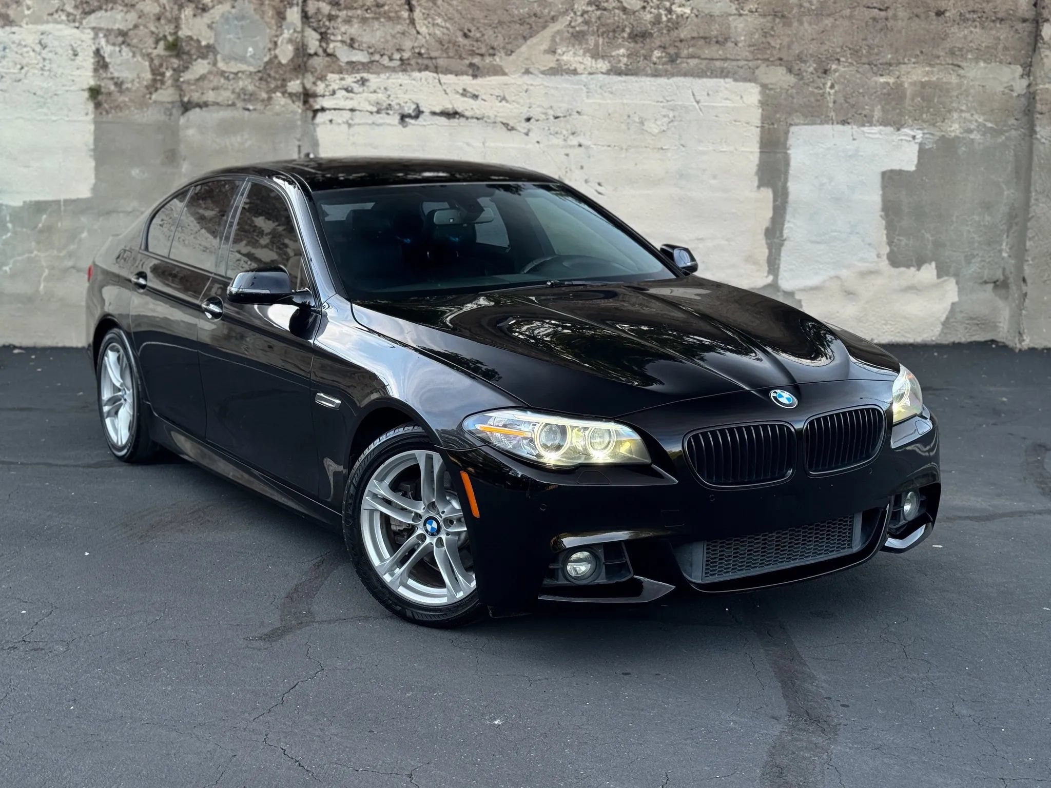 Used 2016 BMW 528i Sedan RWD image 2