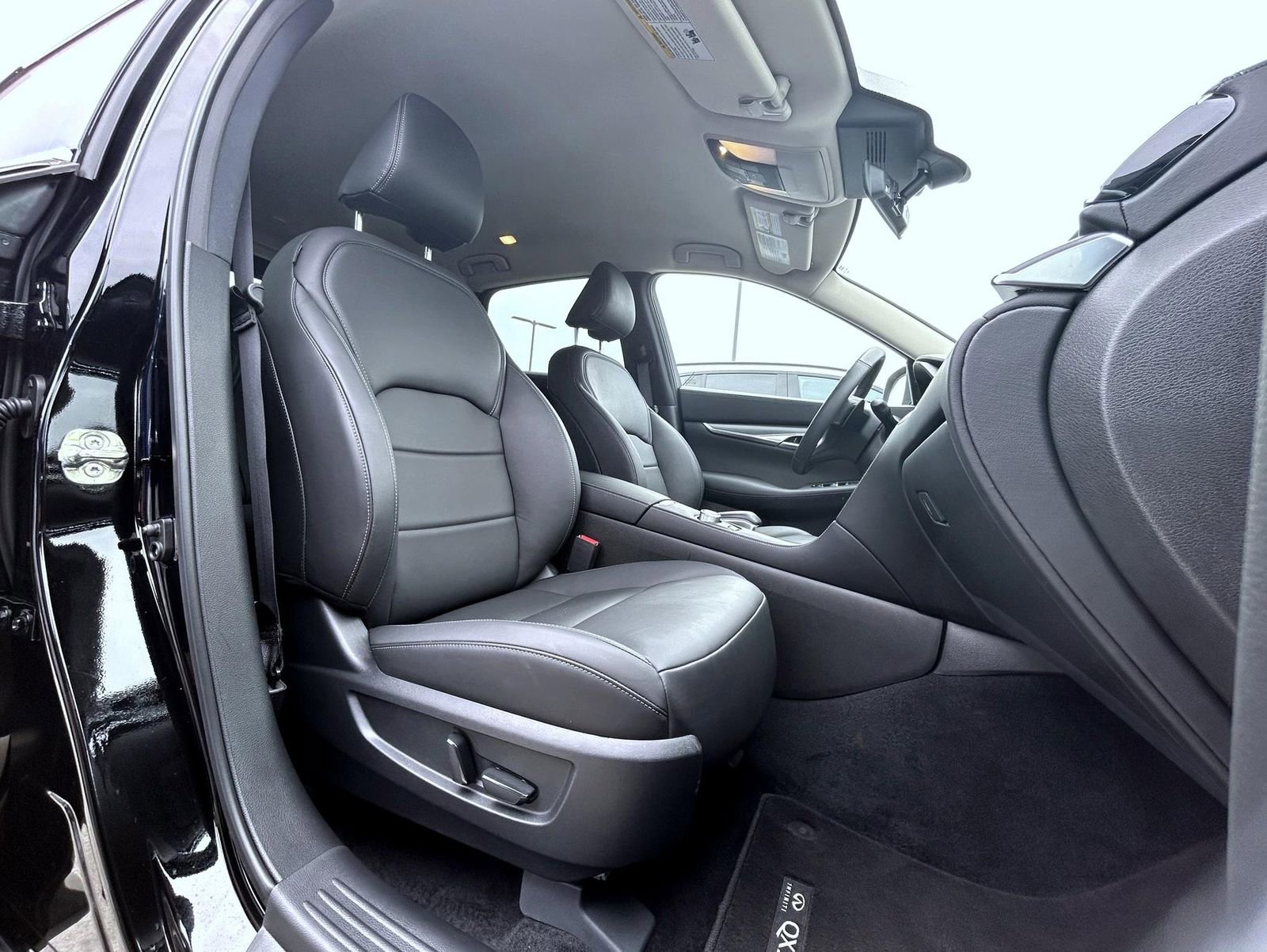 Certified 2025 INFINITI QX50 Pure image 16