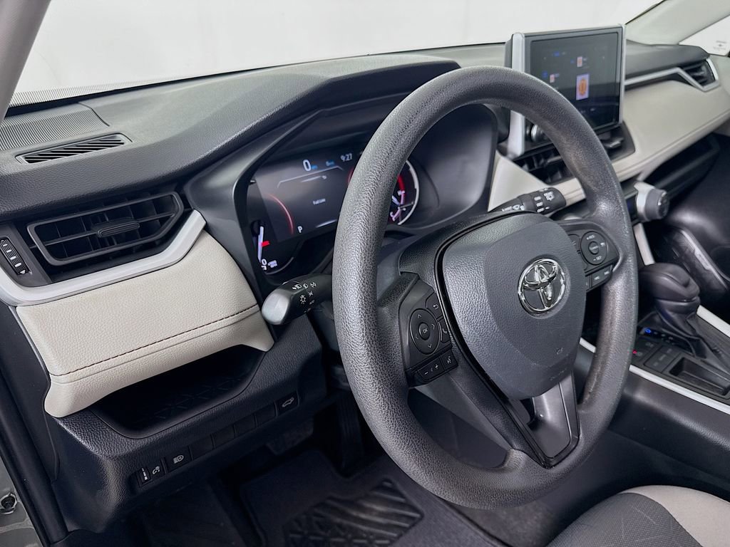 Used 2023 Toyota RAV4 XLE image 9