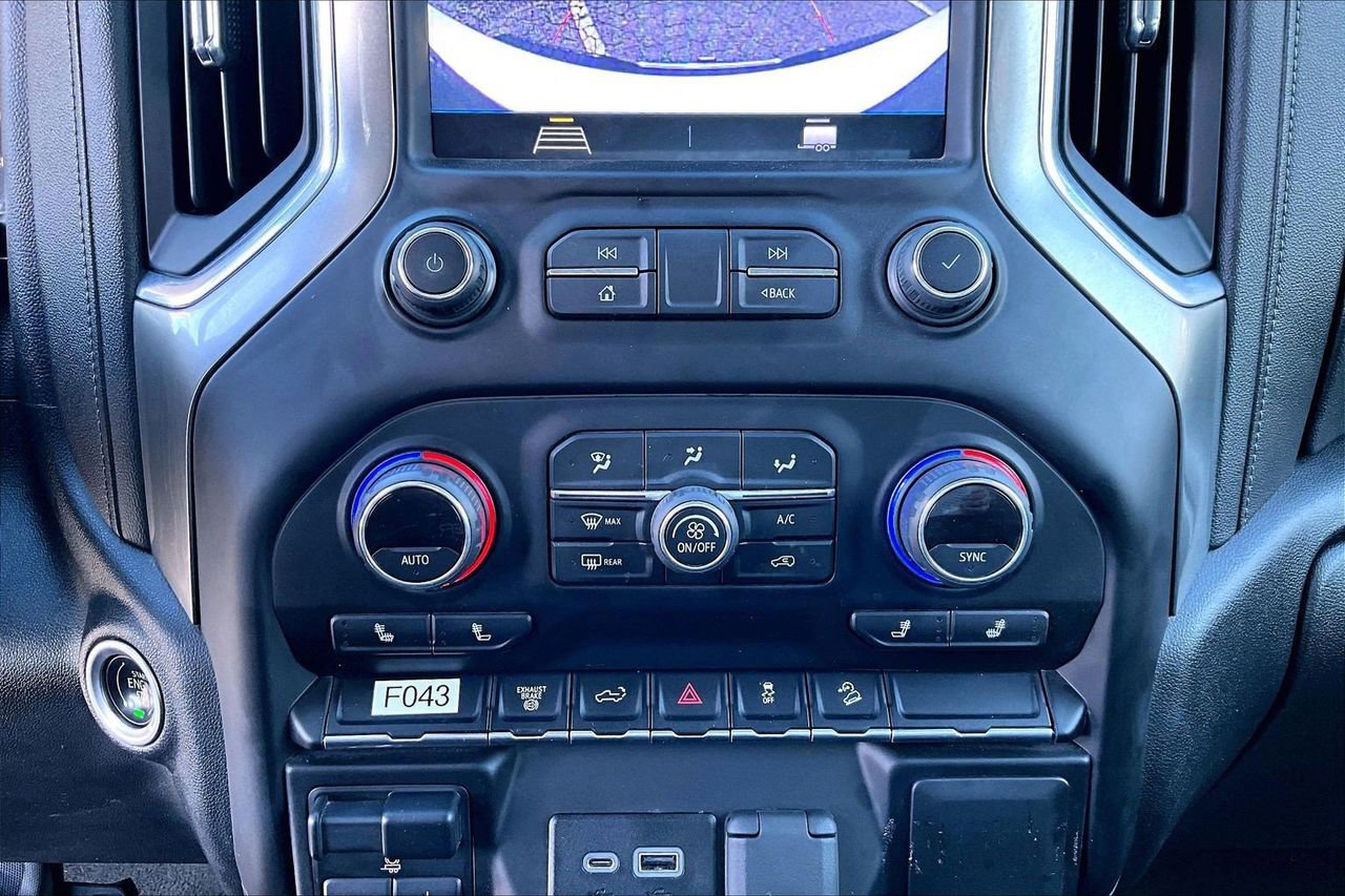 Used 2022 Chevrolet Silverado 2500 LT w/ Convenience Package image 17