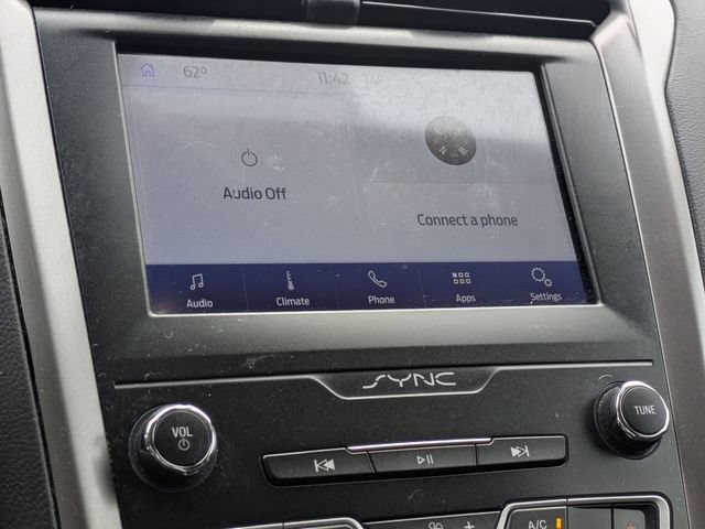 Used 2020 Ford Fusion SE FWD image 13