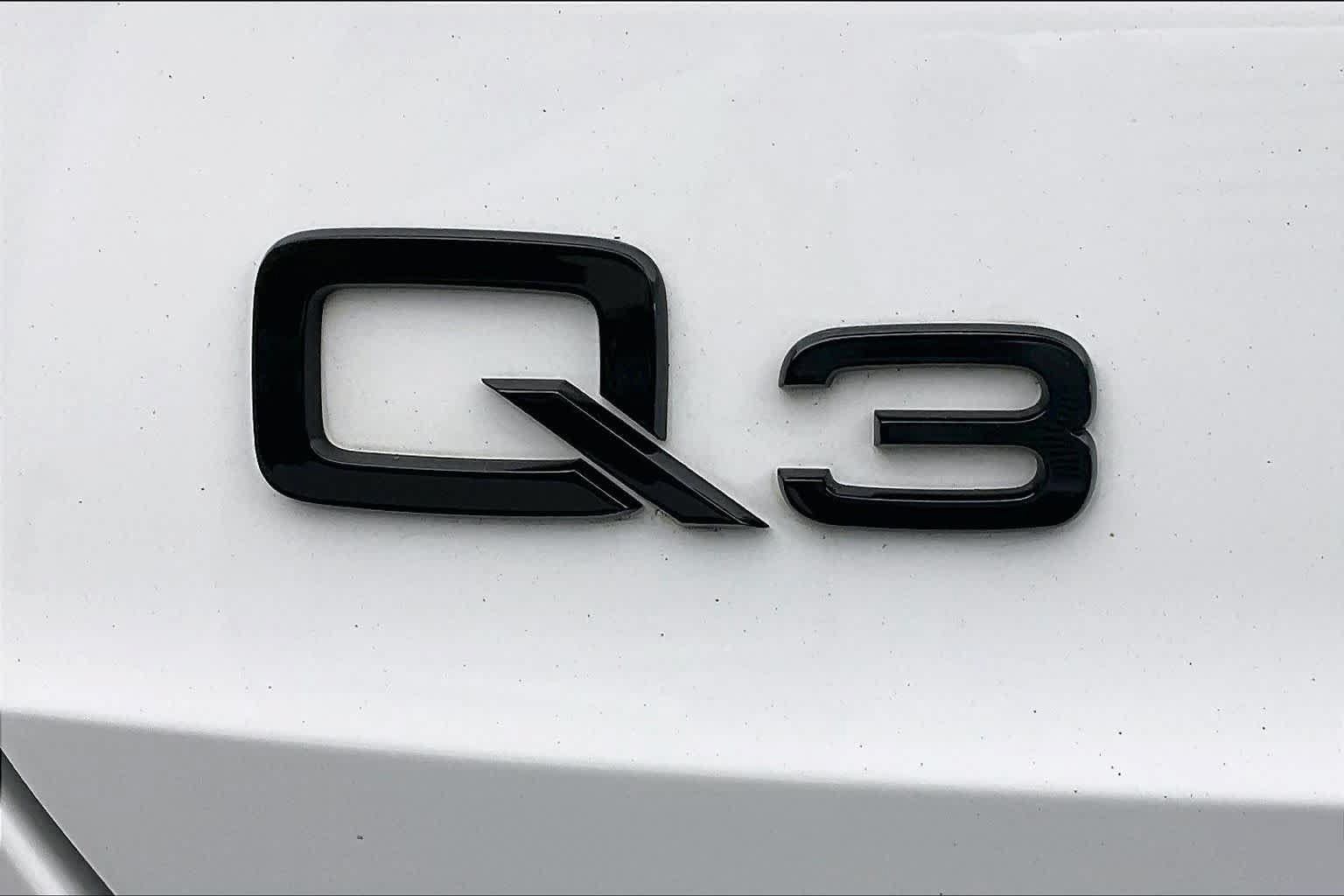 Used 2024 Audi Q3 2.0T Premium w/ Convenience Package AWD/4WD image 33