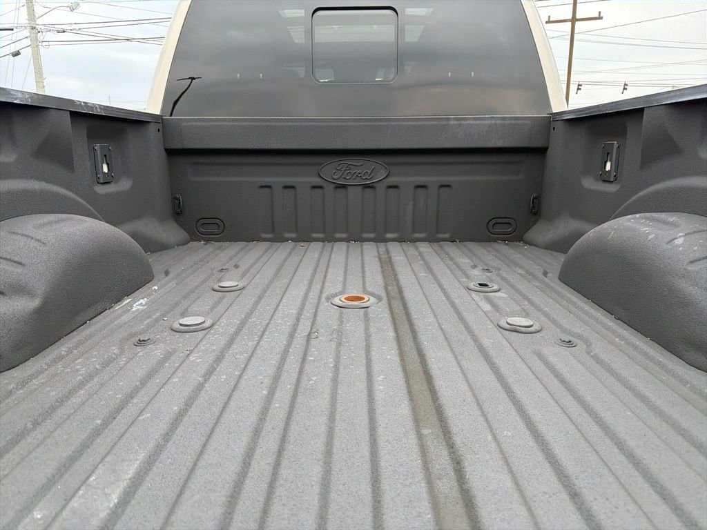 Used 2017 Ford F250 Platinum w/ Platinum Ultimate Package AWD/4WD image 11