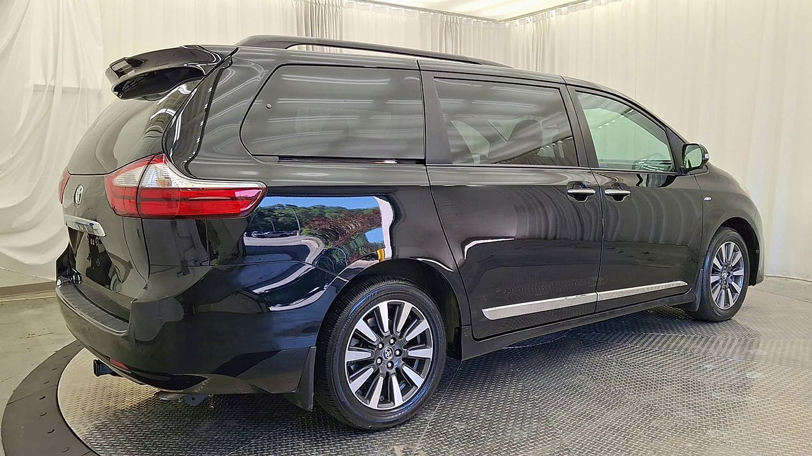 Certified 2019 Toyota Sienna Limited Premium w/ Protection Package AWD/4WD image 6
