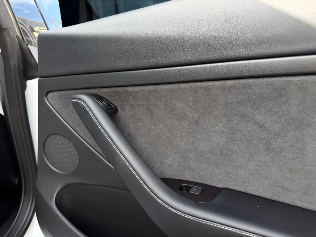 Used 2022 Tesla Model 3 Performance image 33