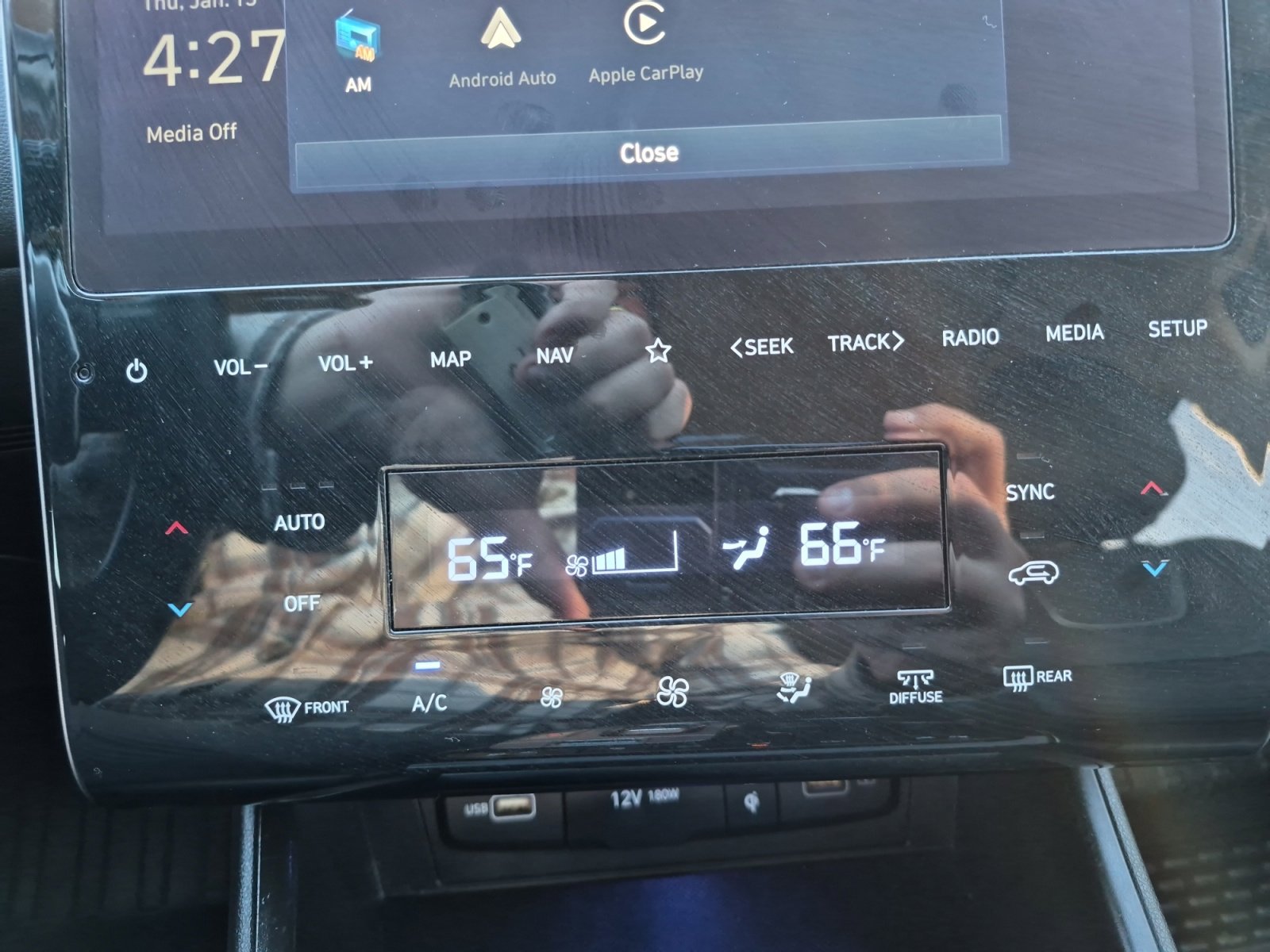 Used 2023 Hyundai Tucson Limited w/ Winter Package image 17