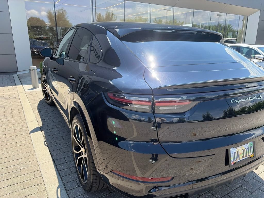 Used 2022 Porsche Cayenne Turbo S AWD/4WD image 7
