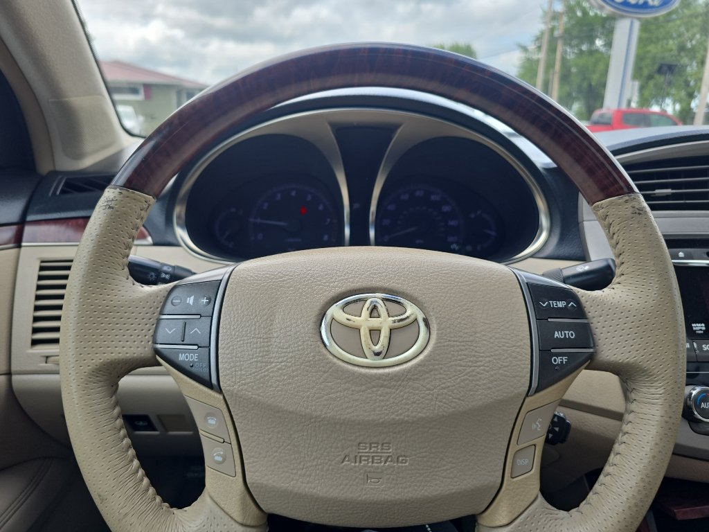 Used 2011 Toyota Avalon Limited FWD image 16
