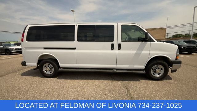 Used 2025 Chevrolet Express 3500 LT w/ LT Preferred Equipment Group RWD image 9