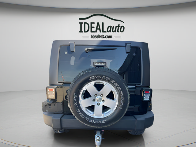 Used 2012 Jeep Wrangler Unlimited Sahara w/ Dual Top Group AWD/4WD image 3