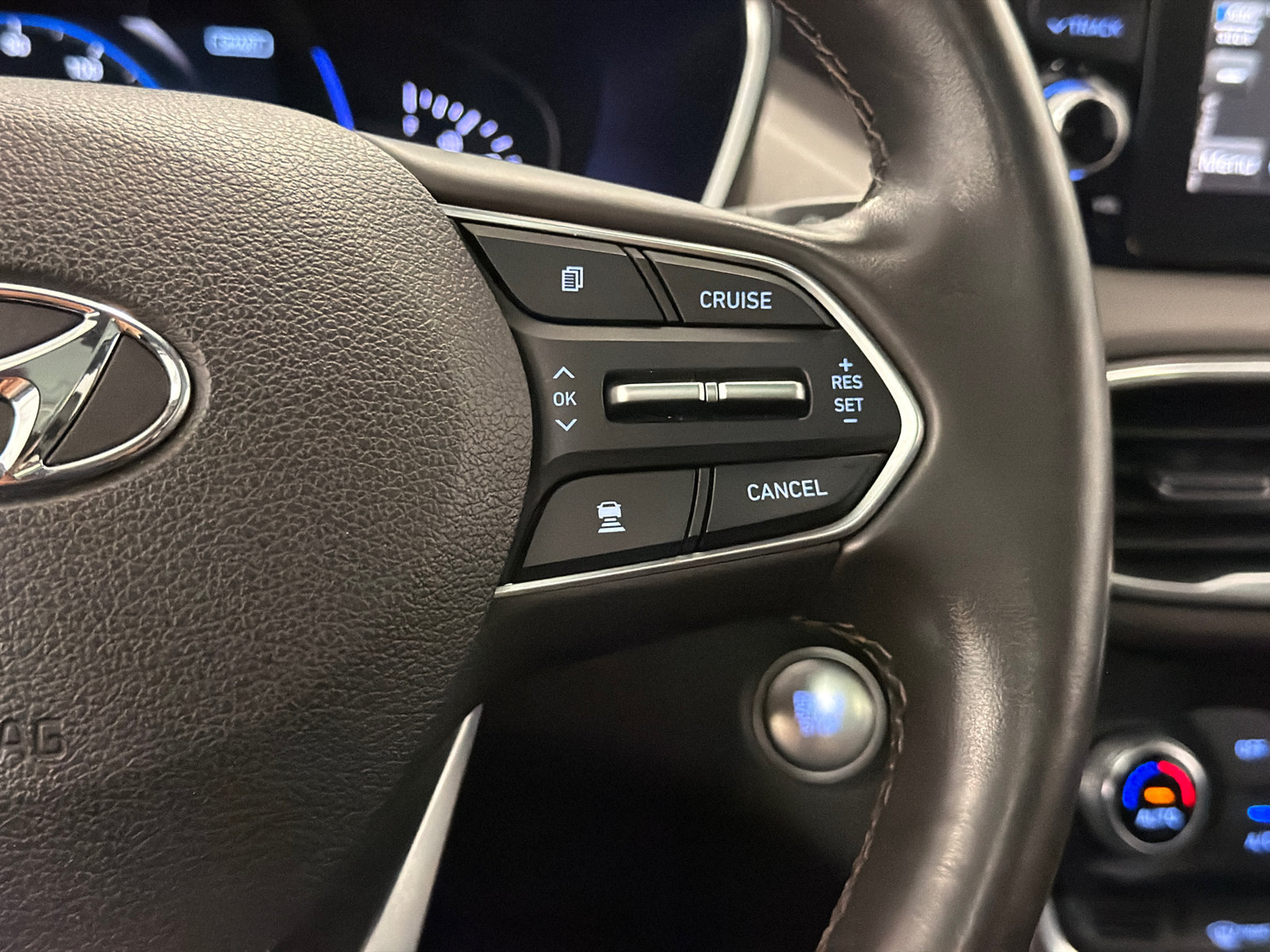 Used 2019 Hyundai Santa Fe FWD image 23