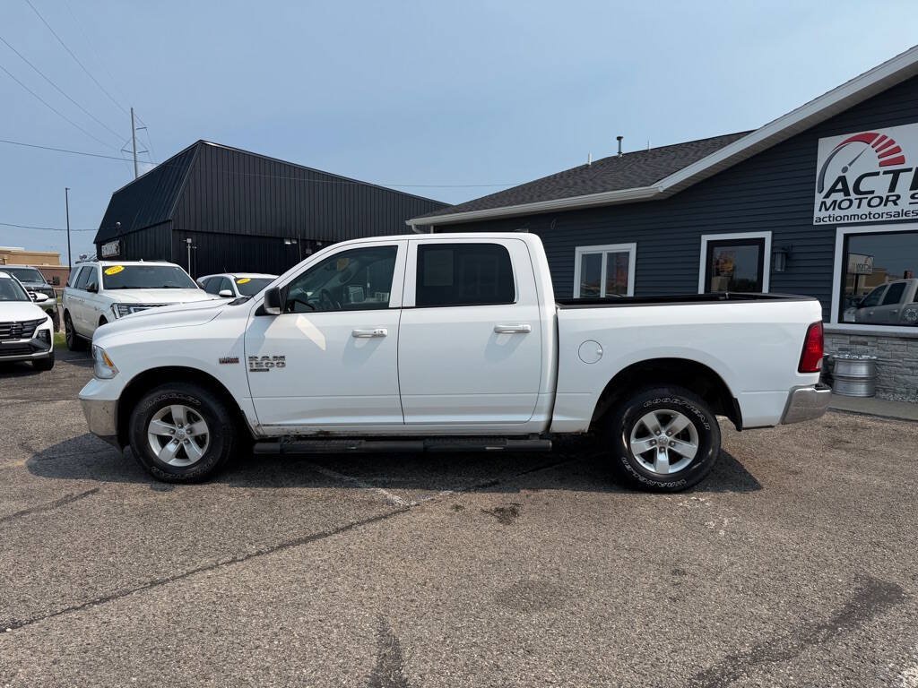 Used 2022 RAM 1500 Classic SLT w/ Electronics Convenience Group AWD/4WD image 2