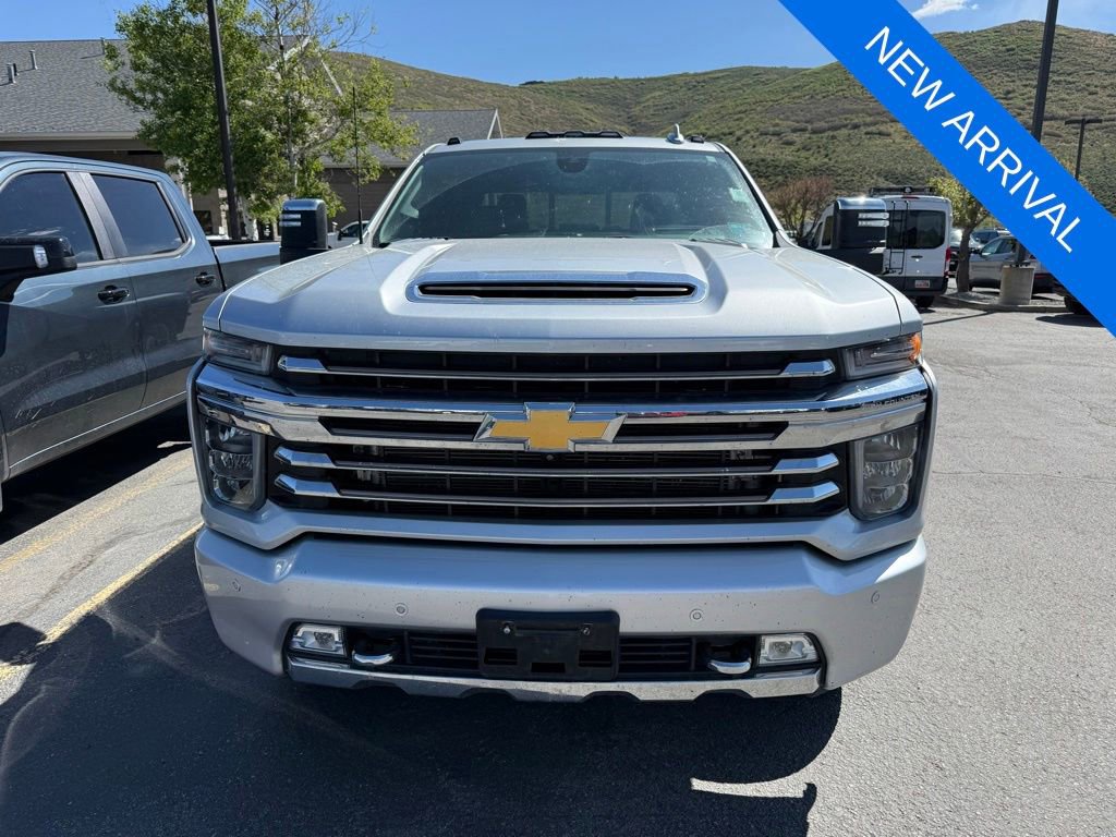 Used 2020 Chevrolet Silverado 3500 High Country AWD/4WD image 2