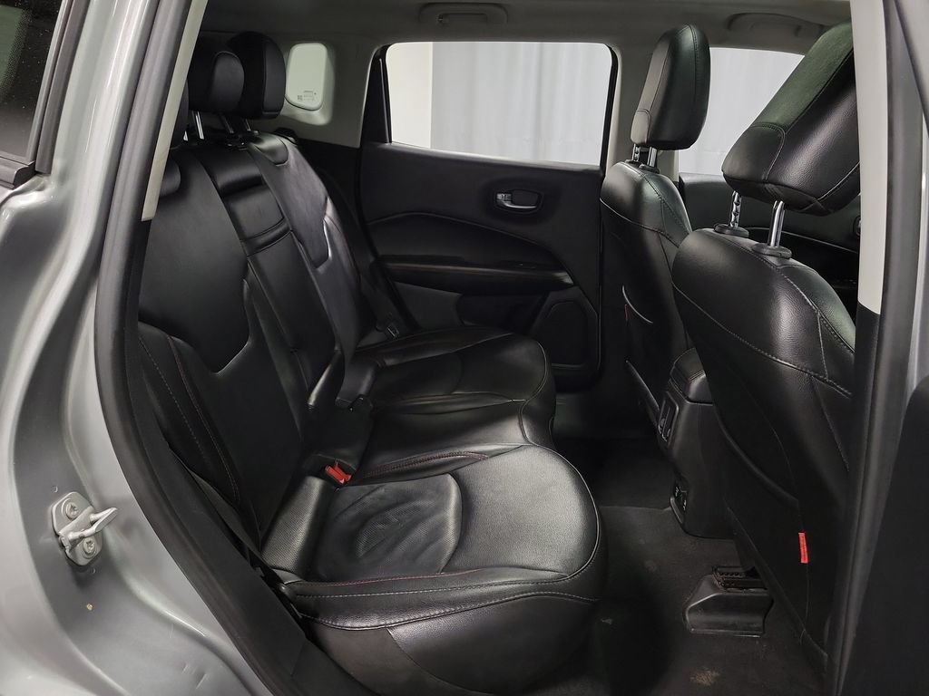 Used 2019 Jeep Compass Trailhawk w/ Leather Interior Group AWD/4WD image 28