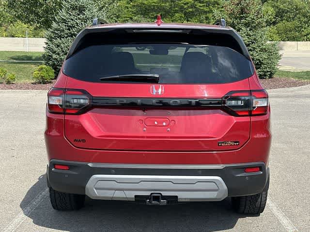 Used 2025 Honda Pilot TrailSport image 4